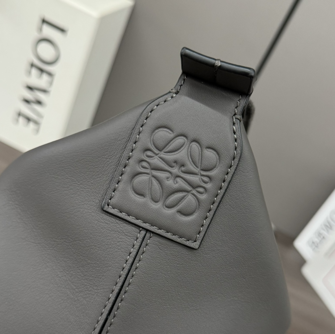 [TOP] LOEWE Cubi Bag Anagram Bag Cow Leather 44*30*18cm - Green