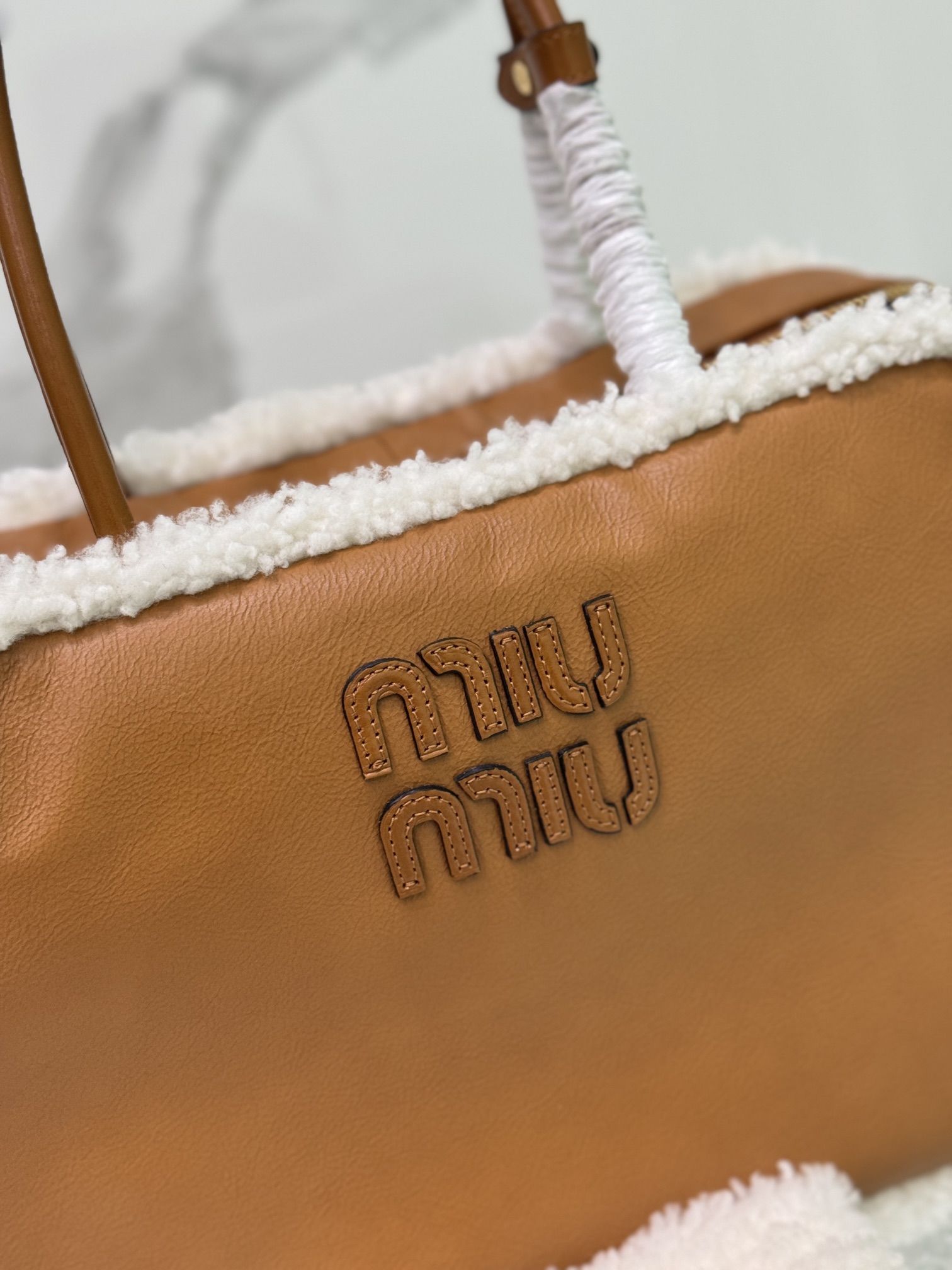 [TOP] Miu Miu Briefcase Calfskin/Lambswool 29x17x9cm/34x10x23cm - Brown