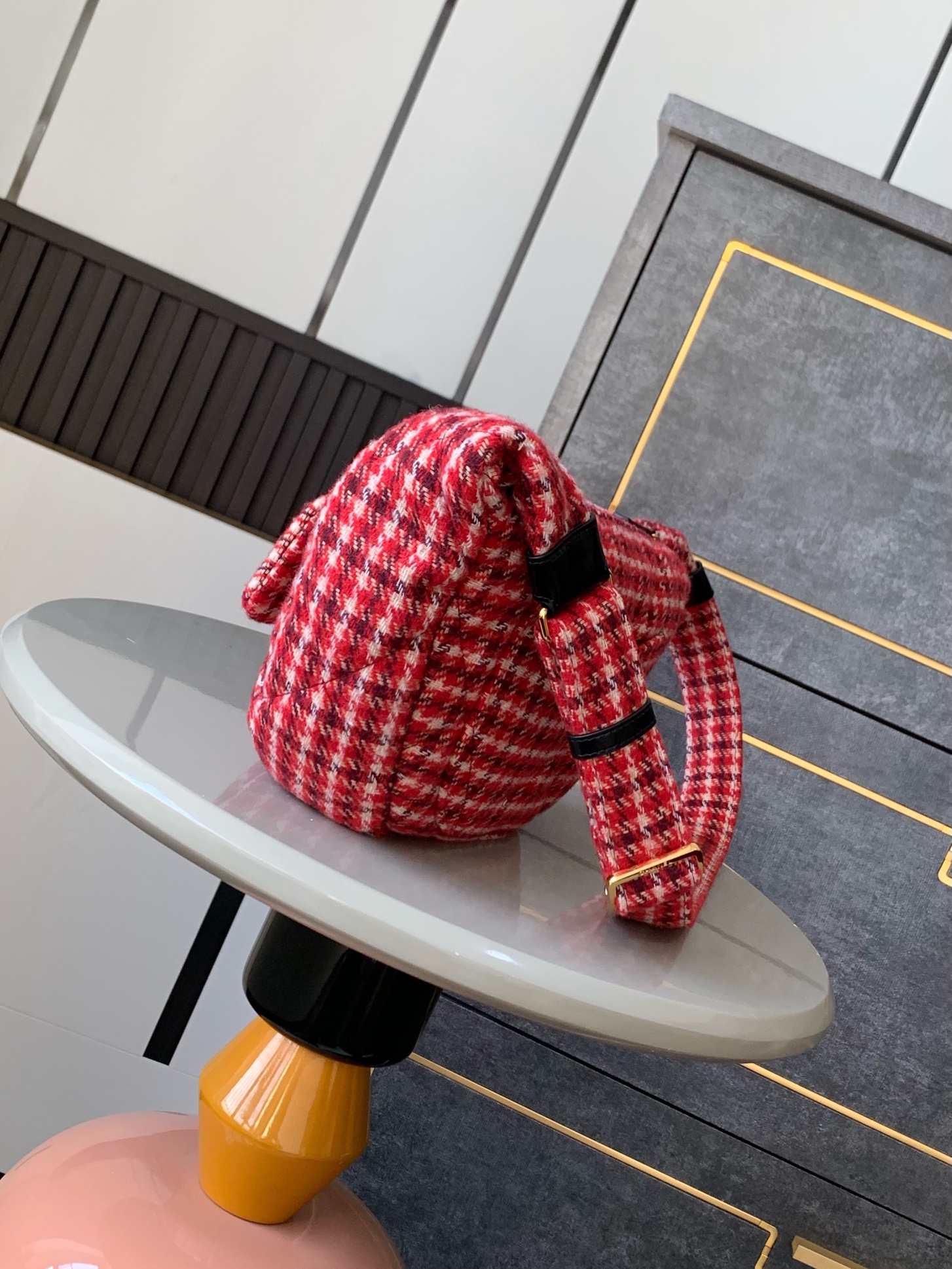 [TOP] CHANEL Houndstooth Shoulder Bag 18×30×8cm - Red