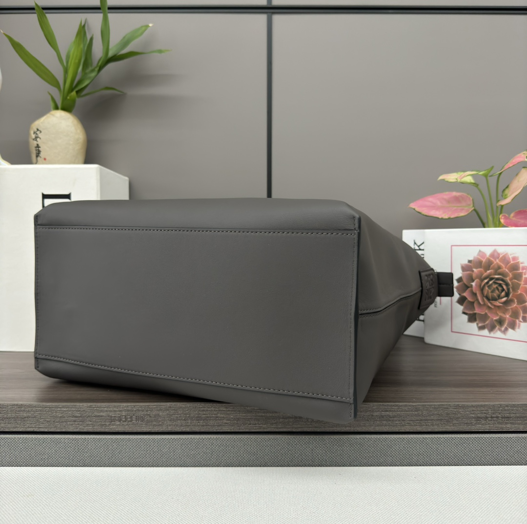 [TOP] LOEWE Cubi Bag Anagram Bag Cow Leather 44*30*18cm - Green