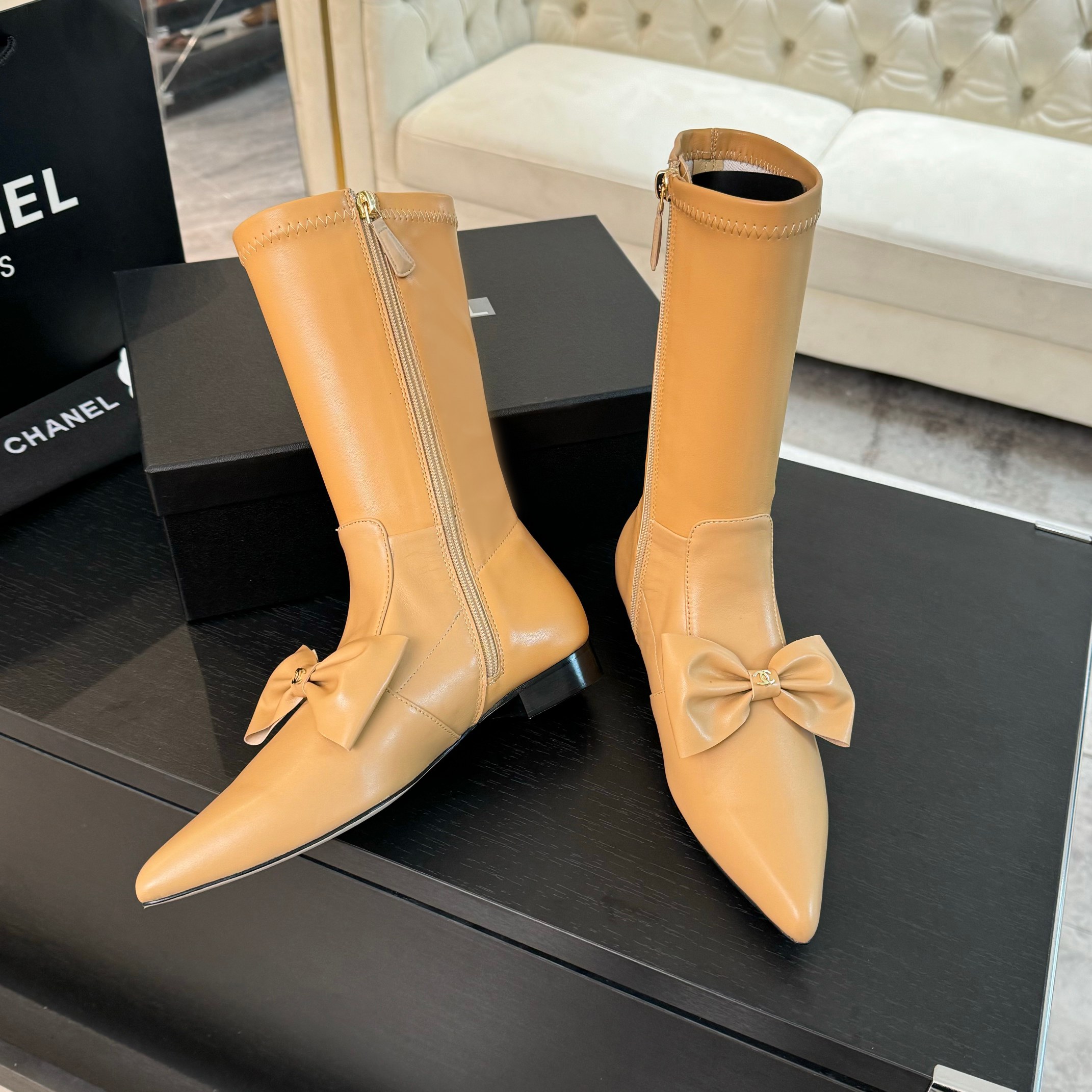 [TOP] CHANEL Pointy Boots With Big Bows - 3 Colour