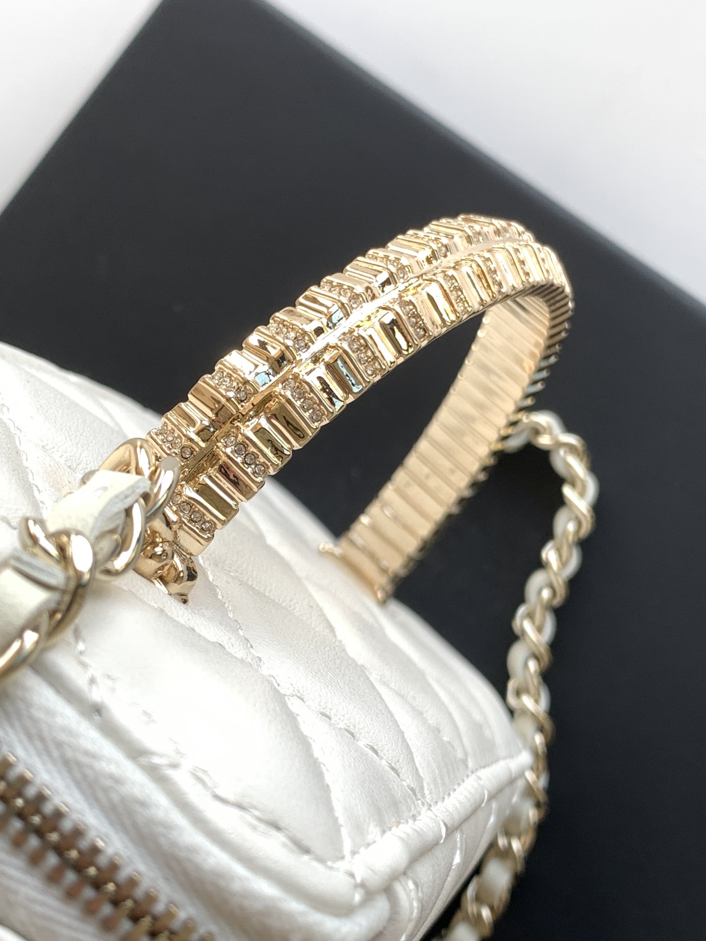 [TOP] CHANEL Vanity Case Lambskin with Diamonds Handle 8.5x11x7cm/9.5x17x8cm - 4 Color