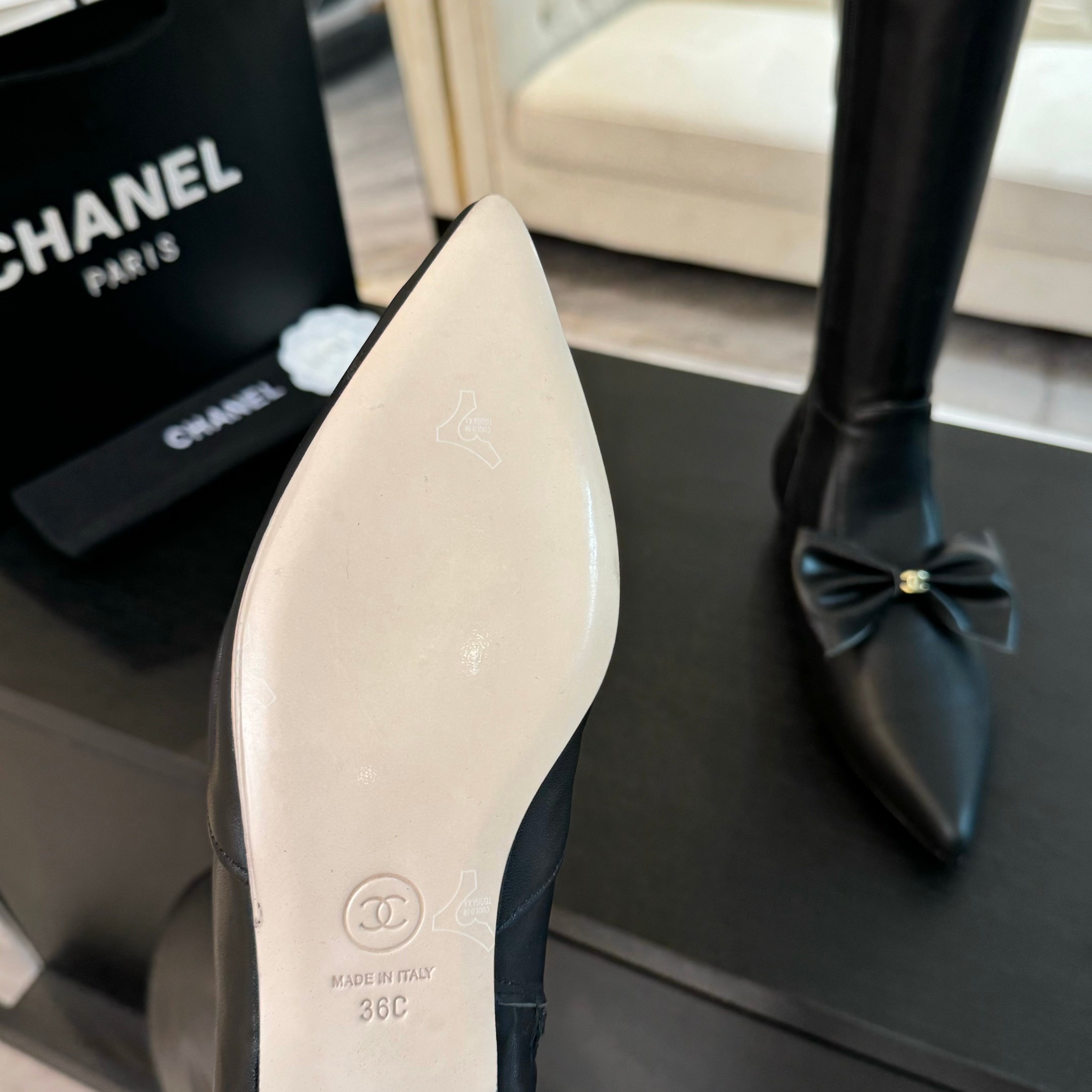 [TOP] CHANEL Pointy Boots With Big Bows - 3 Colour