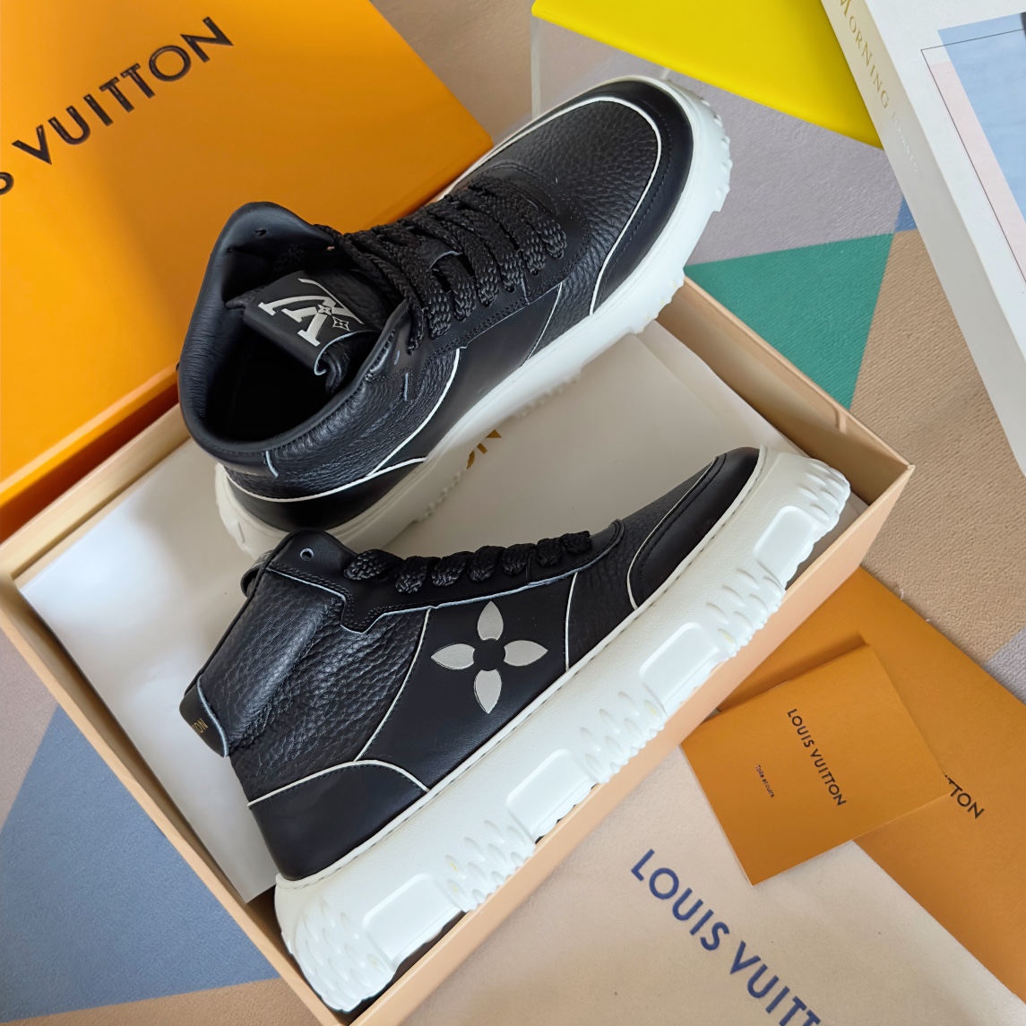 [TOP] Louis Vuitton LV Casual Bread Shoes Leather - 2 Colour