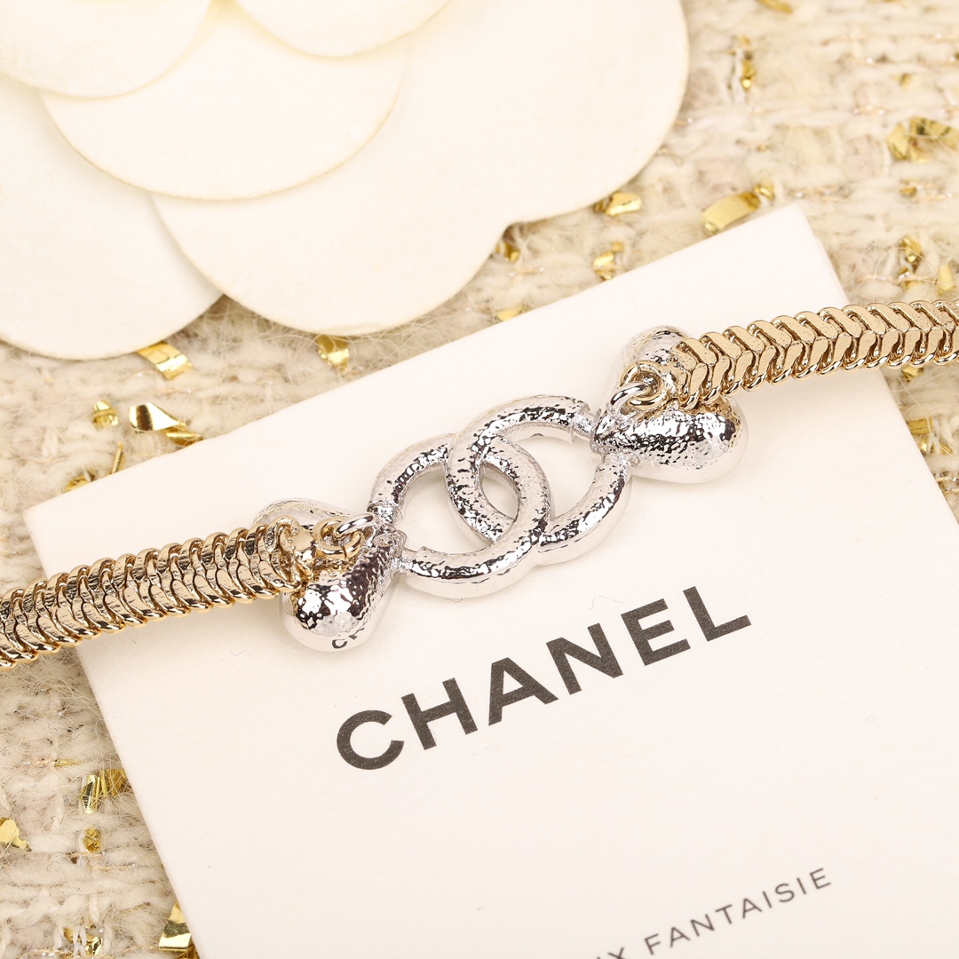 [TOP] CHANEL Bracelet - Gold