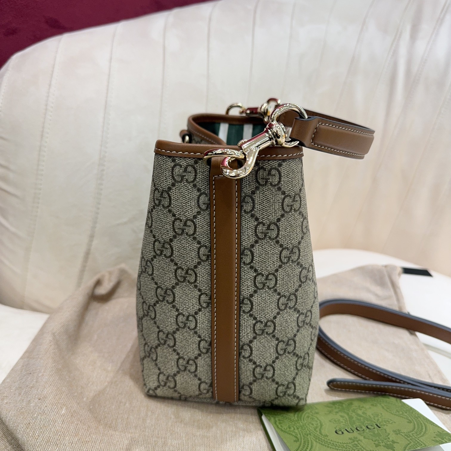 [TOP] GUCCI Emblen Bucket Bag 20.5*18*11.5CM/38*25.5*15CM - Brown