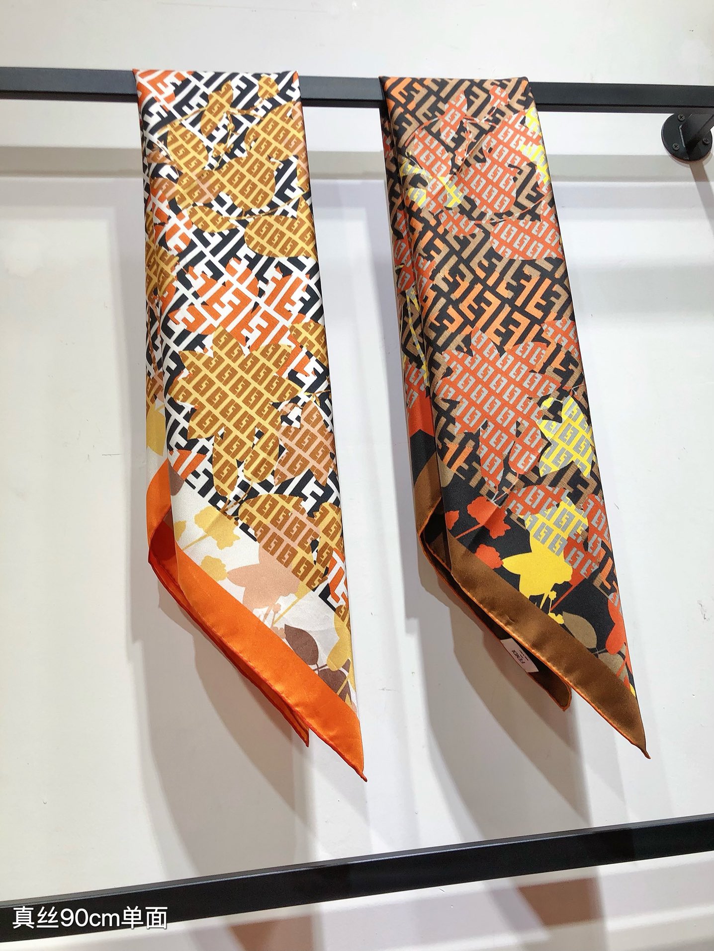 [TOP] FENDI FF Square Scarf 90 x 90 cm - 2 Colors