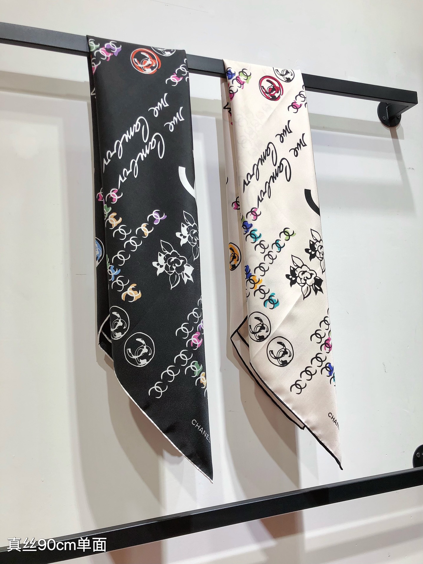 [TOP] CHANEL Silk Scarf 90 x 90 cm-2 Colors