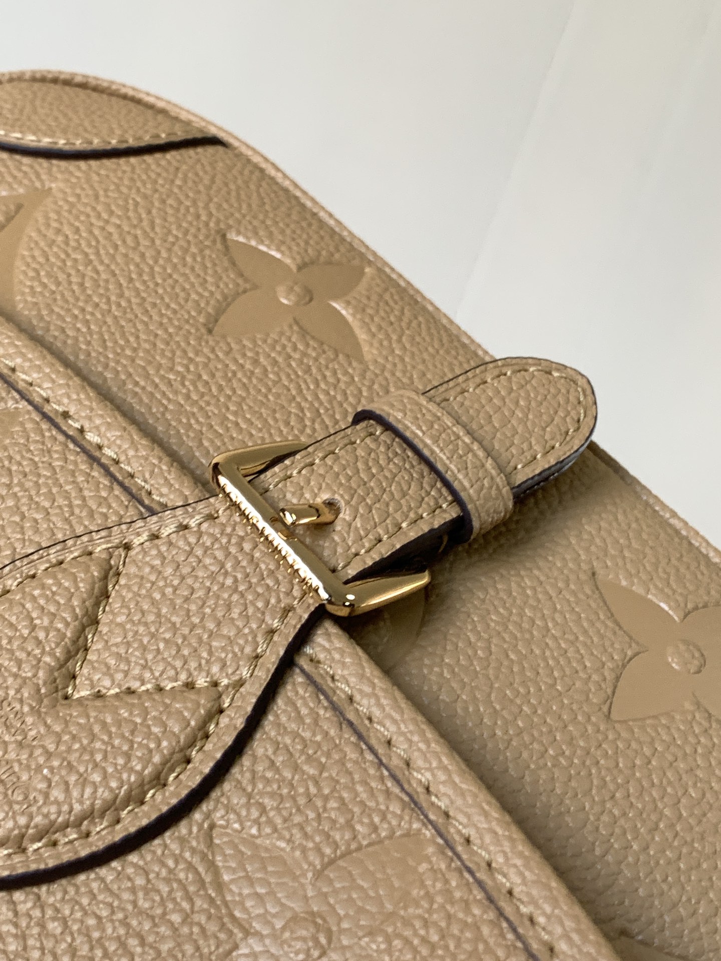 [TOP] Louis Vuitton LV Diane Bag 23 × 16 × 8.5 cm-Apricot