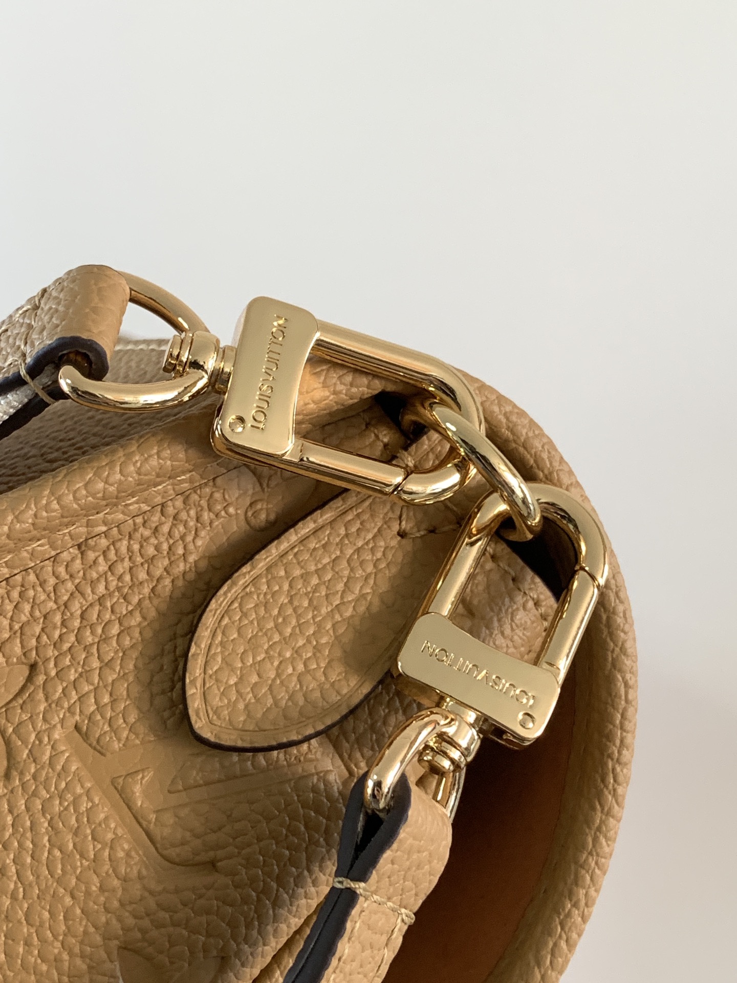 [TOP] Louis Vuitton LV Diane Bag 23 × 16 × 8.5 cm-Apricot