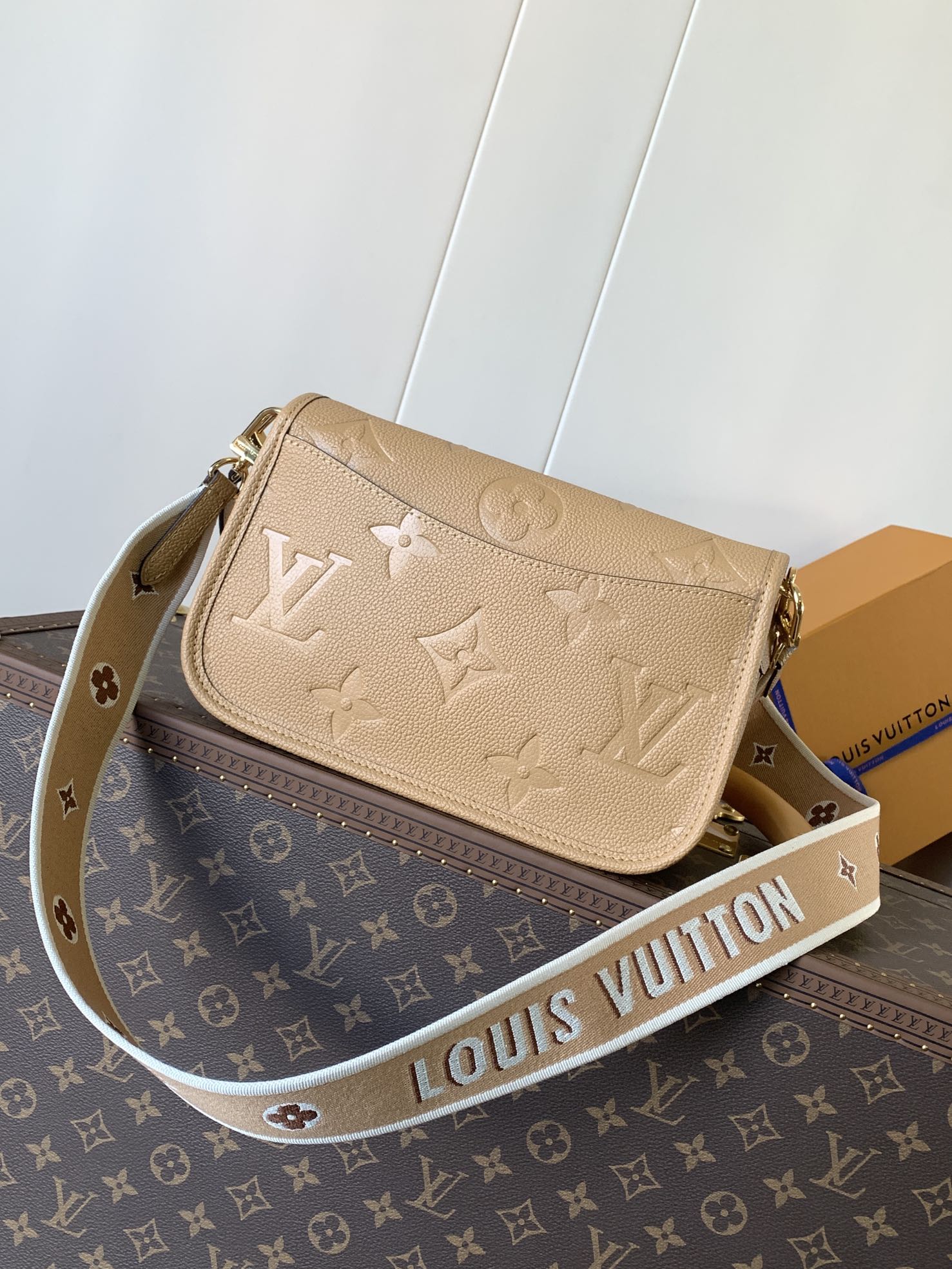 [TOP] Louis Vuitton LV Diane Bag 23 × 16 × 8.5 cm-Apricot