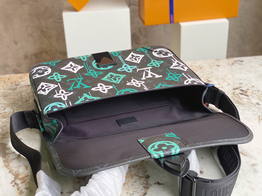 [TOP] Louis Vuitton LV Men's ARCHY Bag 35 x 24 x 8cm - Black