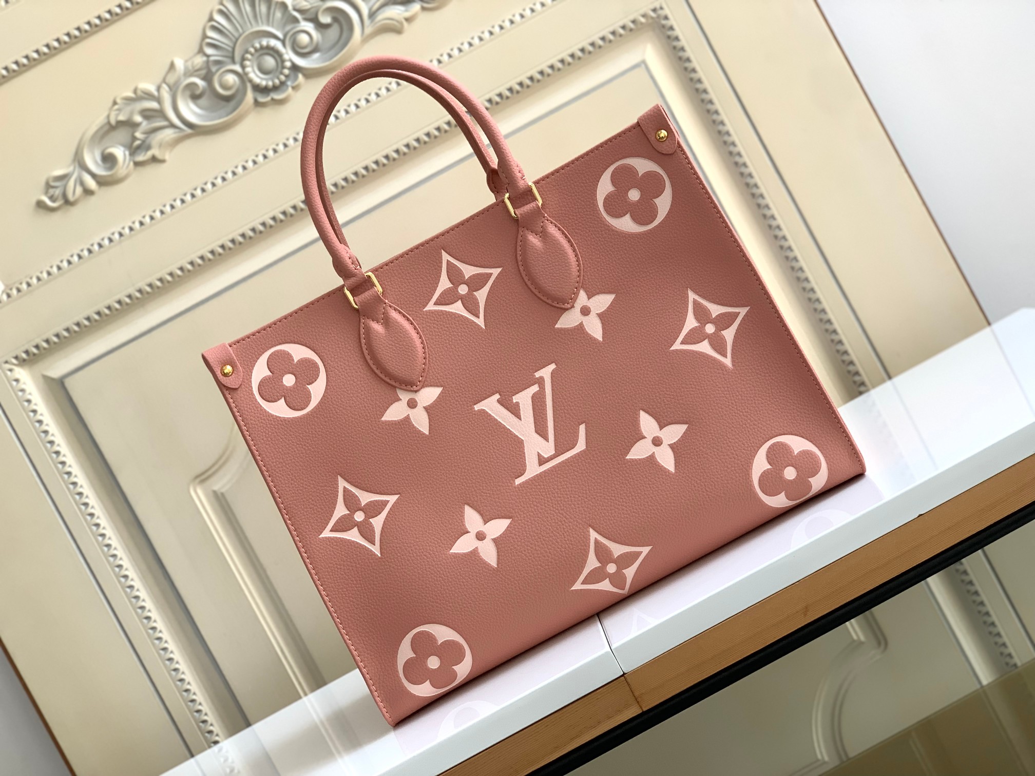 [TOP] Louis Vuitton LV Monogram Enpreinte On The Go Bag 35x27x14cm - Pink