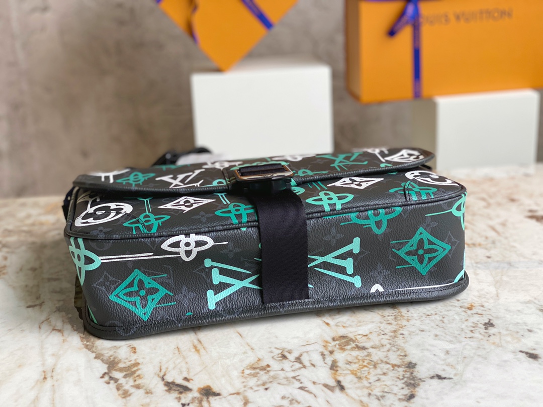 [TOP] Louis Vuitton LV Men's ARCHY Bag 35 x 24 x 8cm - Black