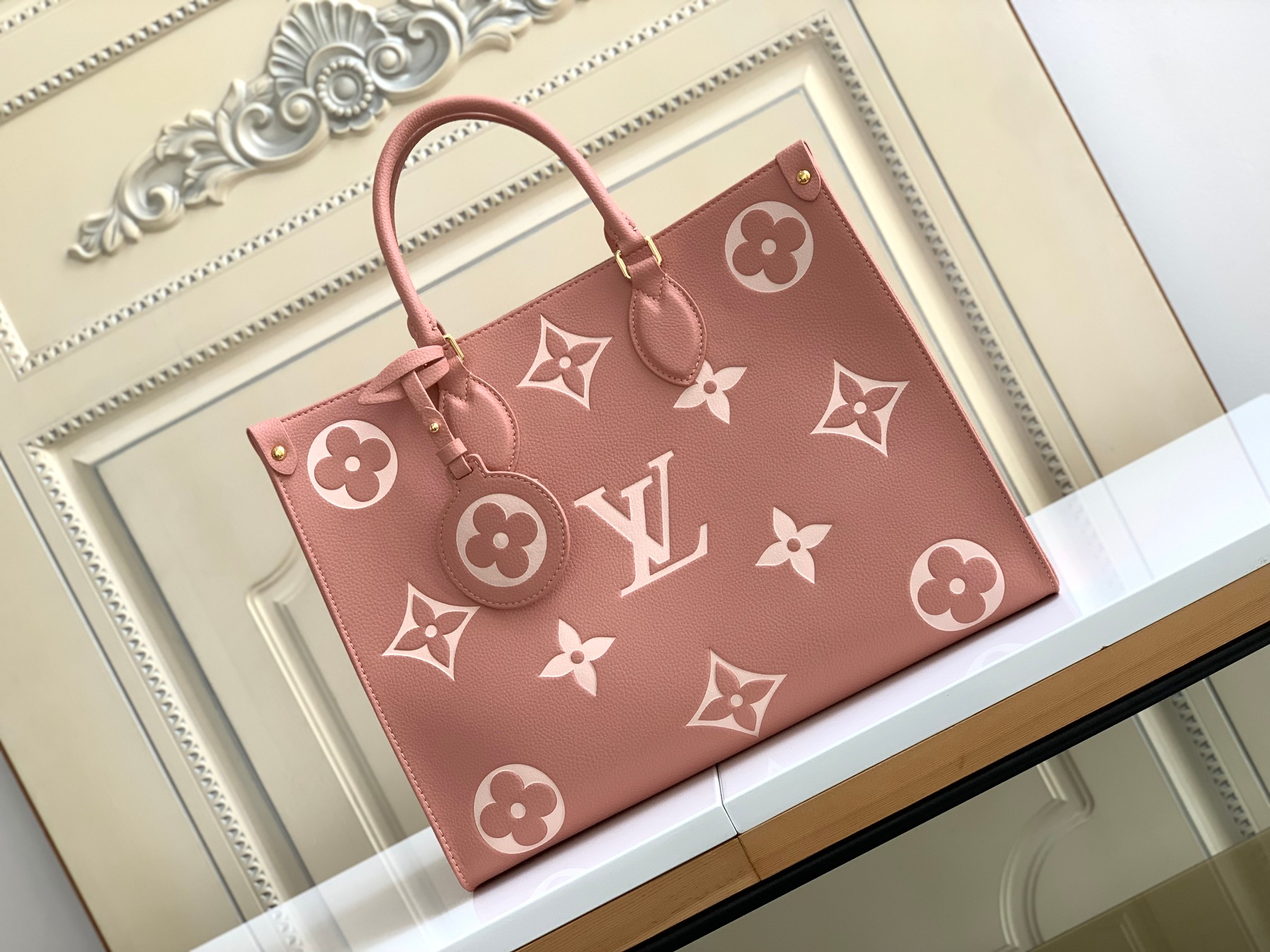 [TOP] Louis Vuitton LV Monogram Enpreinte On The Go Bag 35x27x14cm - Pink