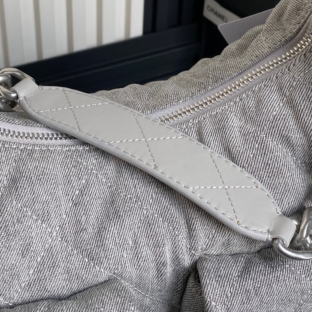 [TOP] CHANEL Hobo Bag Denim 27x35x18cm - Gray