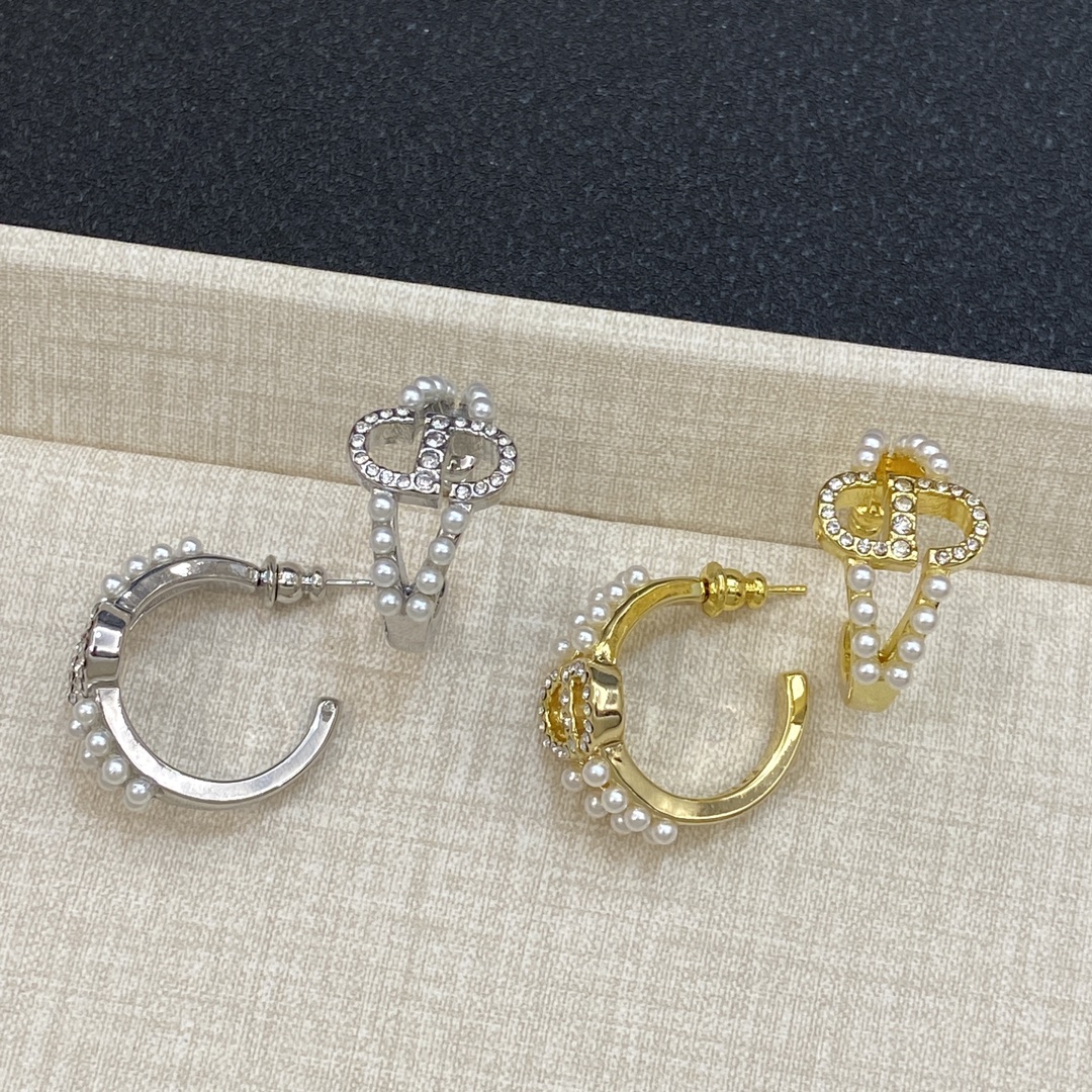 [TOP] Christian Dior Pearl Earrings - 2 Color