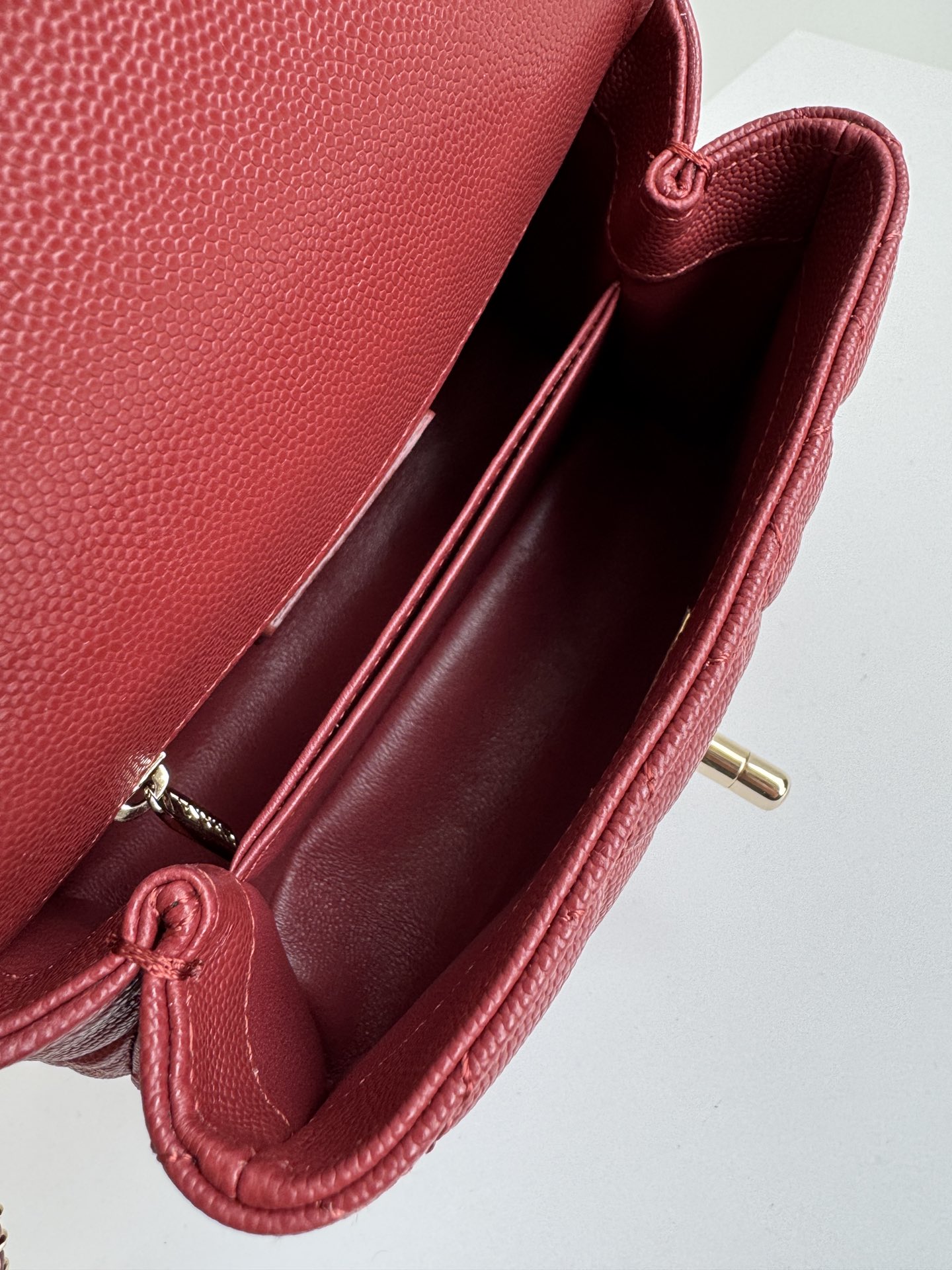 [TOP] CHANEL Particle Embossed Calfskin CoCo Handle Bags 19CM - Red - GHW