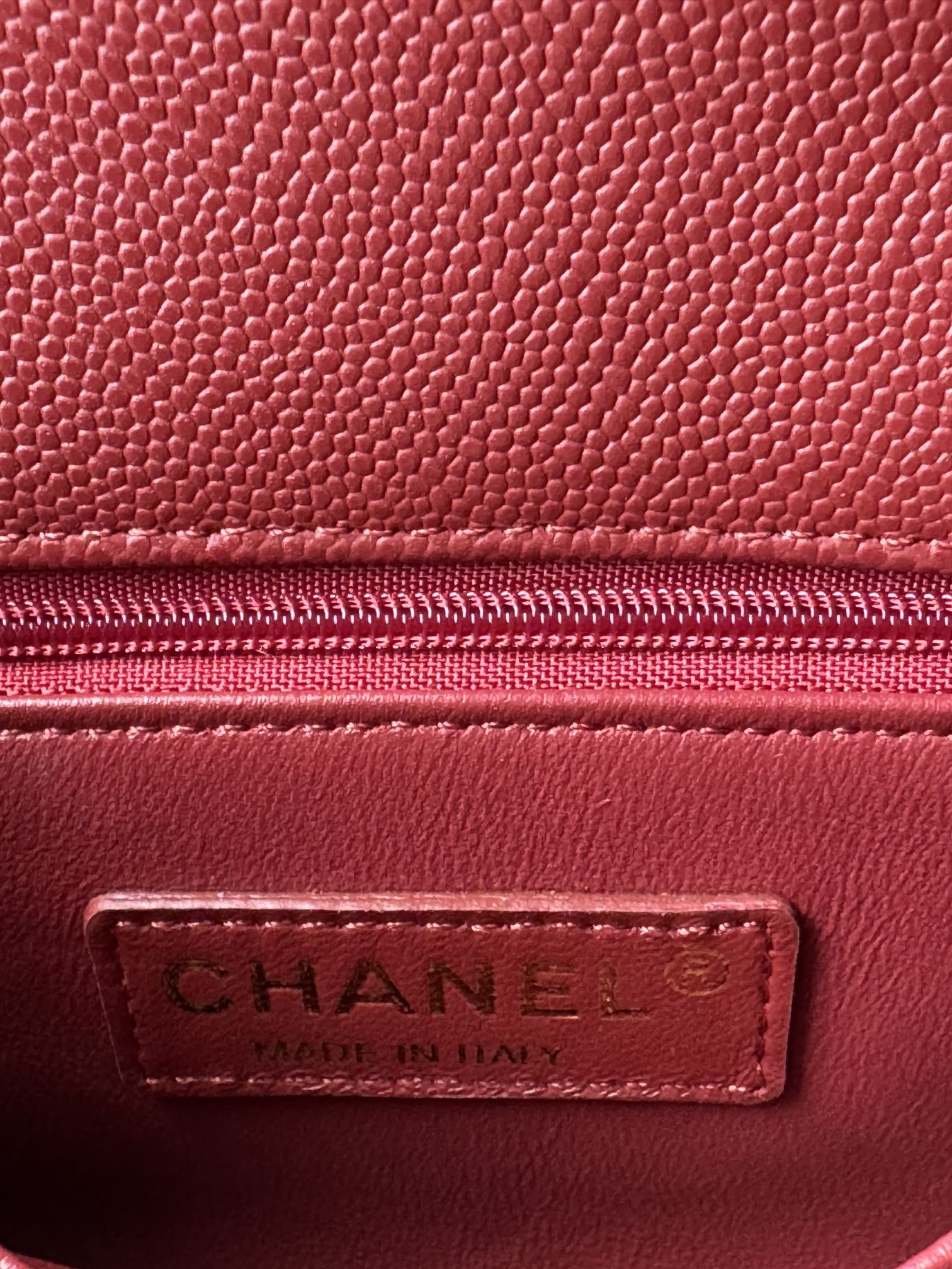 [TOP] CHANEL Particle Embossed Calfskin CoCo Handle Bags 19CM - Red - GHW