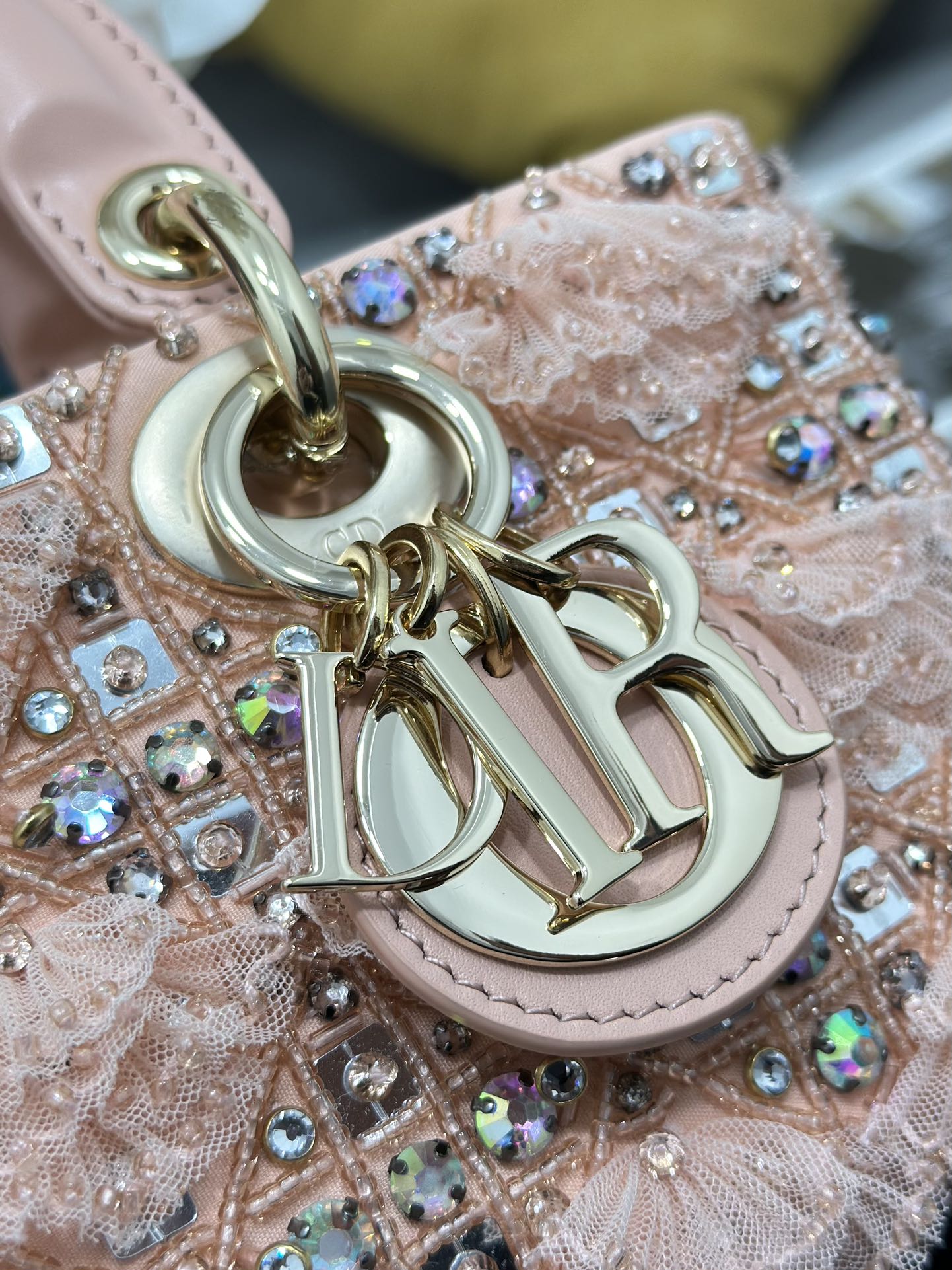 [TOP] Christian Dior Embroidered Lace Bead Lady D-Joy Bag 22*12*6cm - 2 Colour