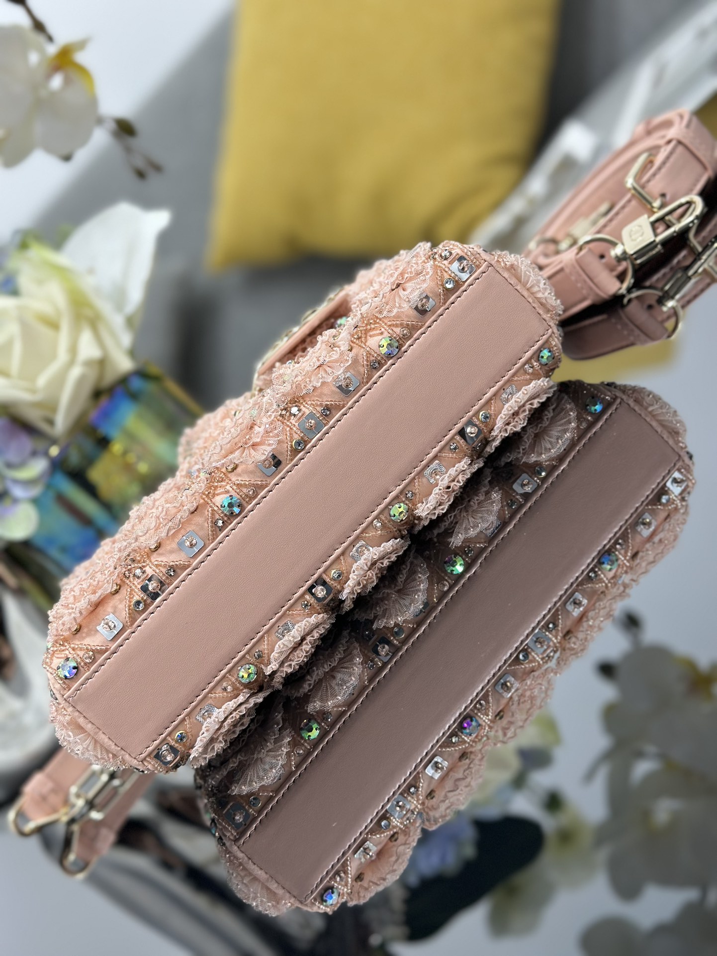 [TOP] Christian Dior Embroidered Lace Bead Lady D-Joy Bag 22*12*6cm - 2 Colour