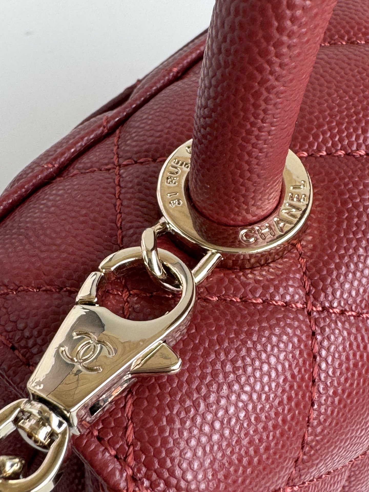 [TOP] CHANEL Particle Embossed Calfskin CoCo Handle Bags 19CM - Red - GHW