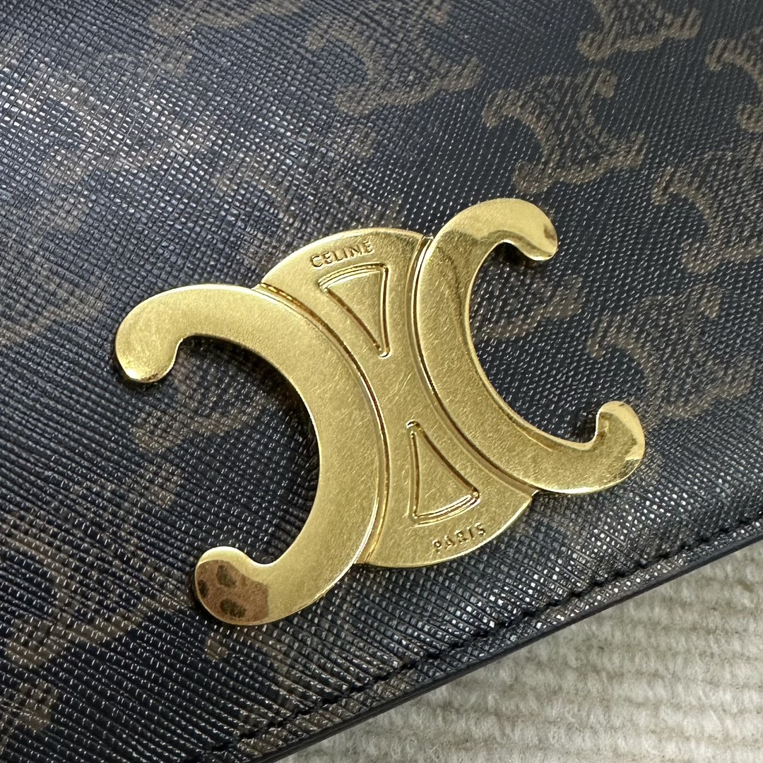 [TOP] CELINE Triomphe Chain Shoulder Bag Cowhide with Logo-printed 20.5x11x4cm - 2Colour