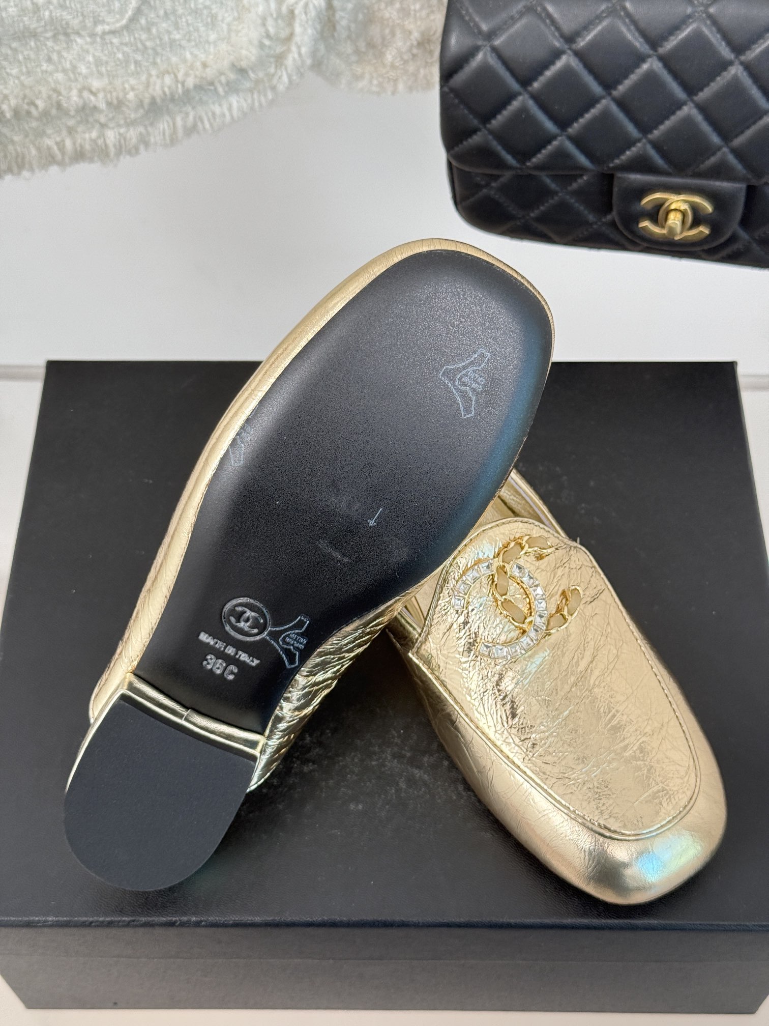 [TOP] CHANEL CC Half Slippers with Lambskin Lining - 4 Colors