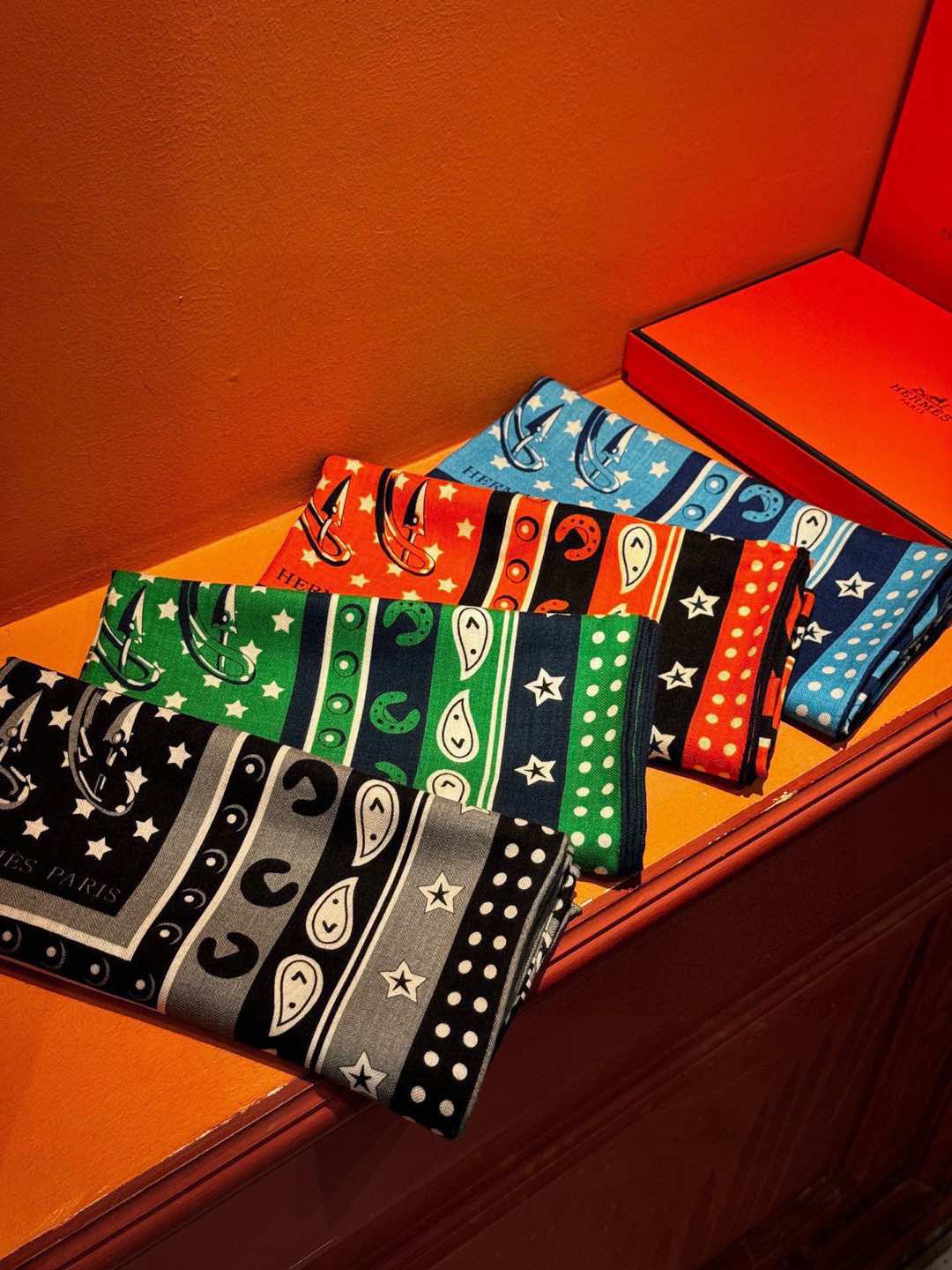 [TOP] HERMES Scarf 140cm*140cm - 4 Colors