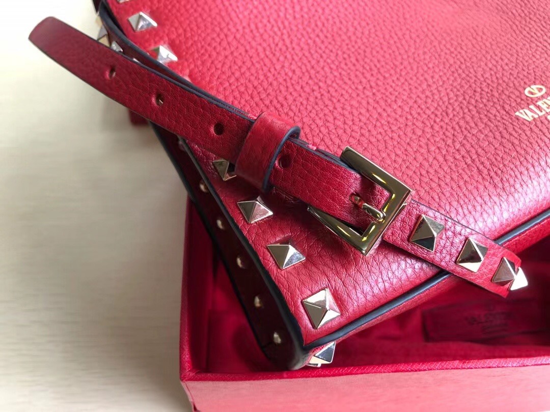 [TOP] VALENTINO Rockstud Crossbody Bag 22.5 x 15 x 6 cm - Red & SHW