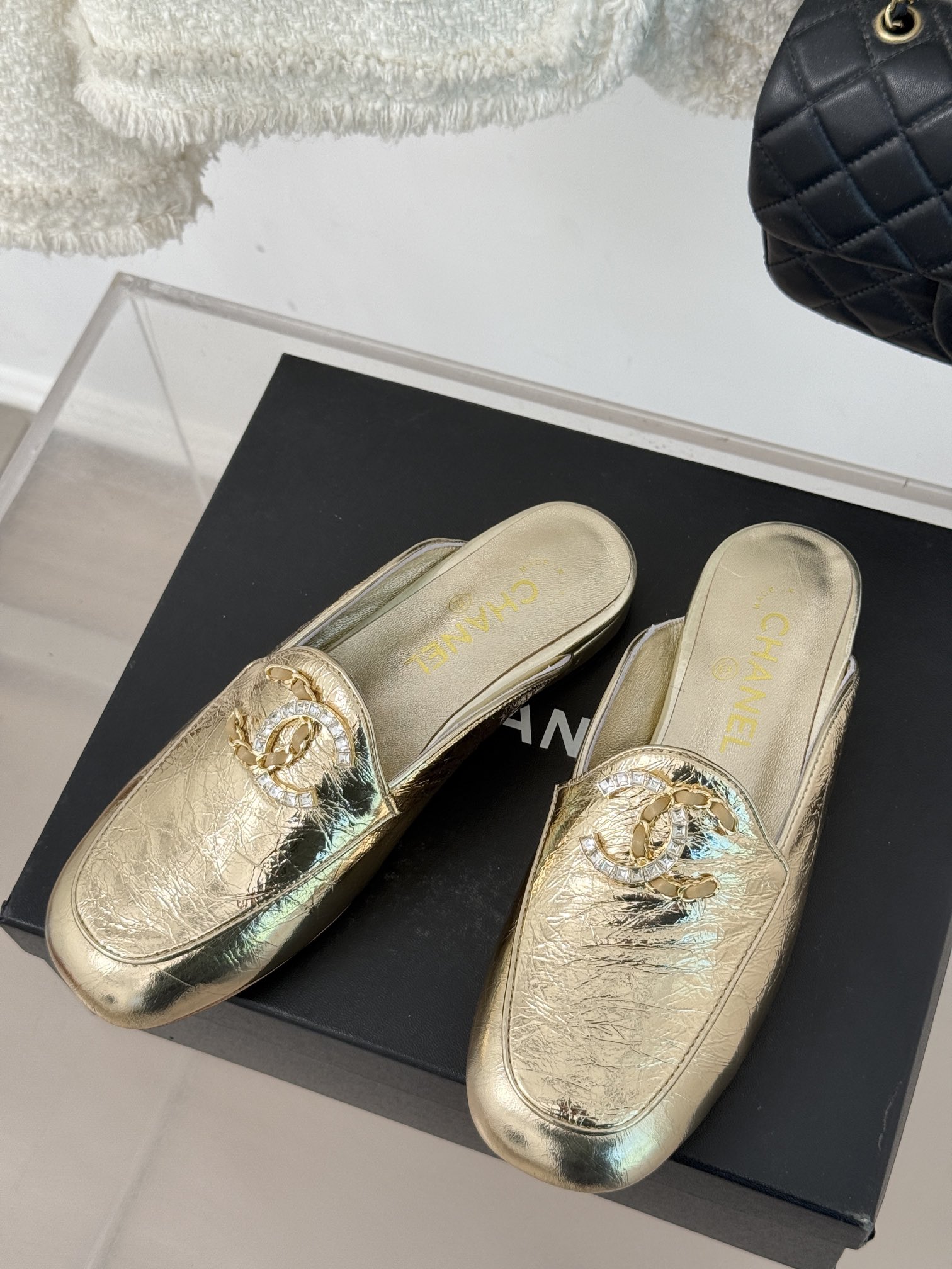 [TOP] CHANEL CC Half Slippers with Lambskin Lining - 4 Colors