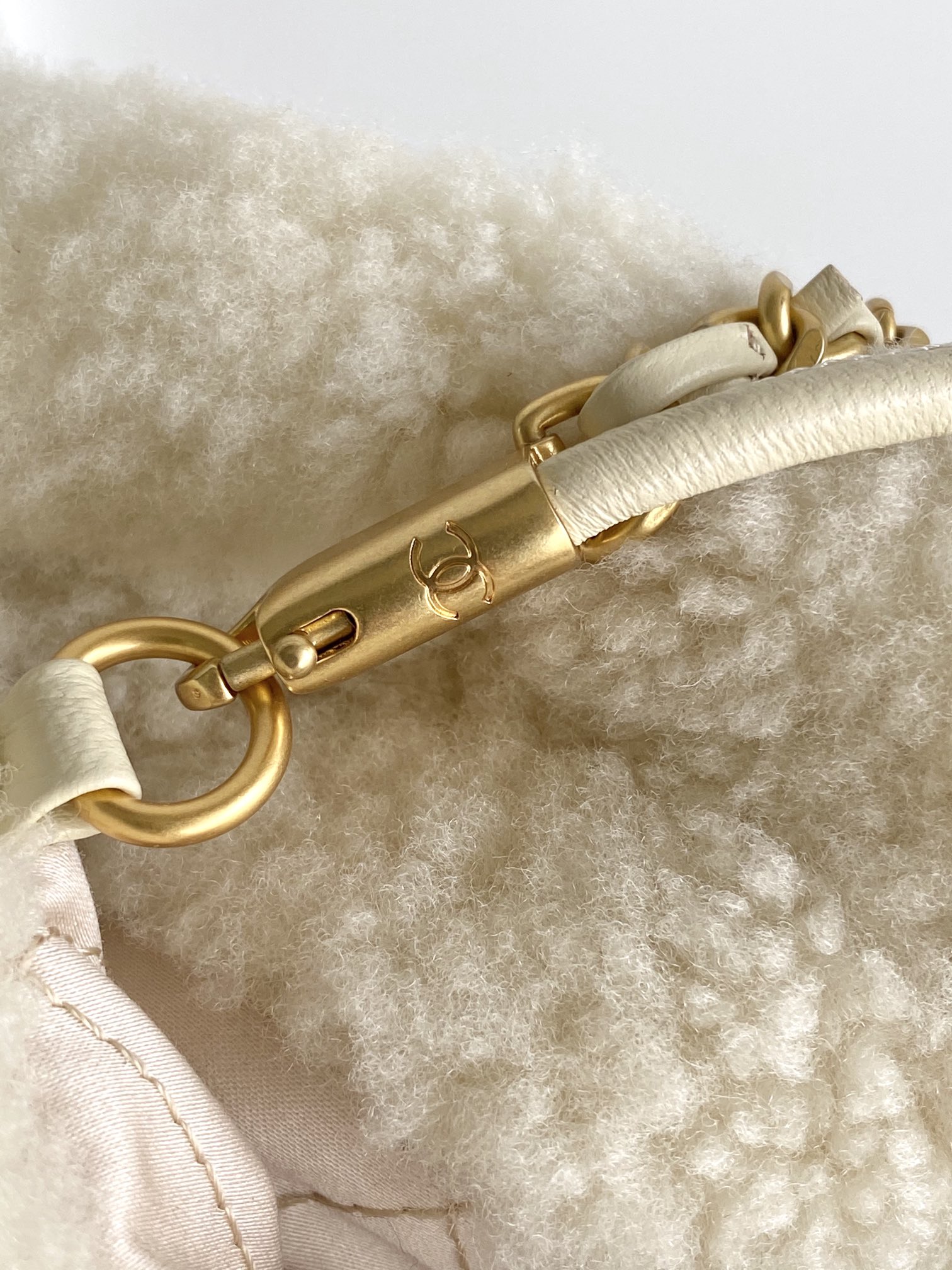 [TOP] CHANEL 22 Bag Wool 19x20x6cm/35x37x7cm - Beige