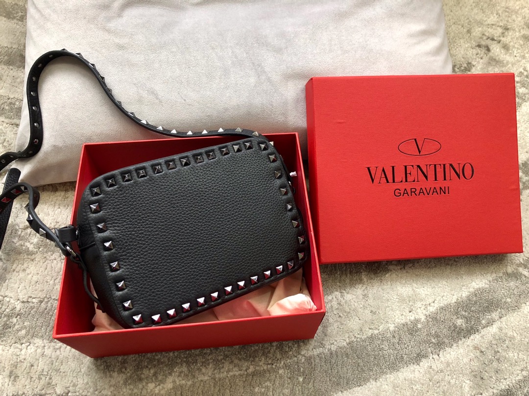 [TOP] VALENTINO Rockstud Crossbody Bag 20x15x7cm - 3 Color
