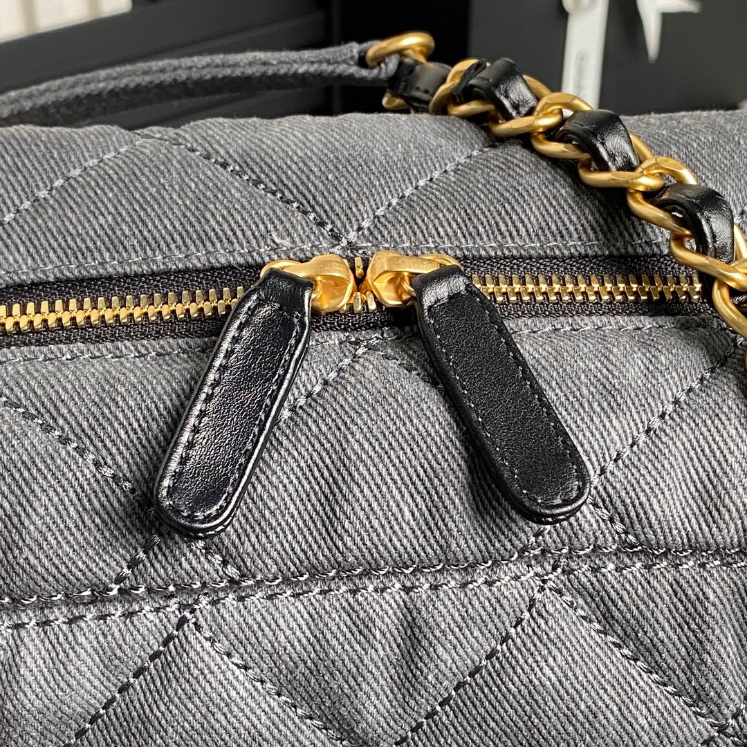 [TOP] CHANEL Denim Bowling Bag with Pocket 21.5×33×14.5cm/28×44×15.5cm - Gray