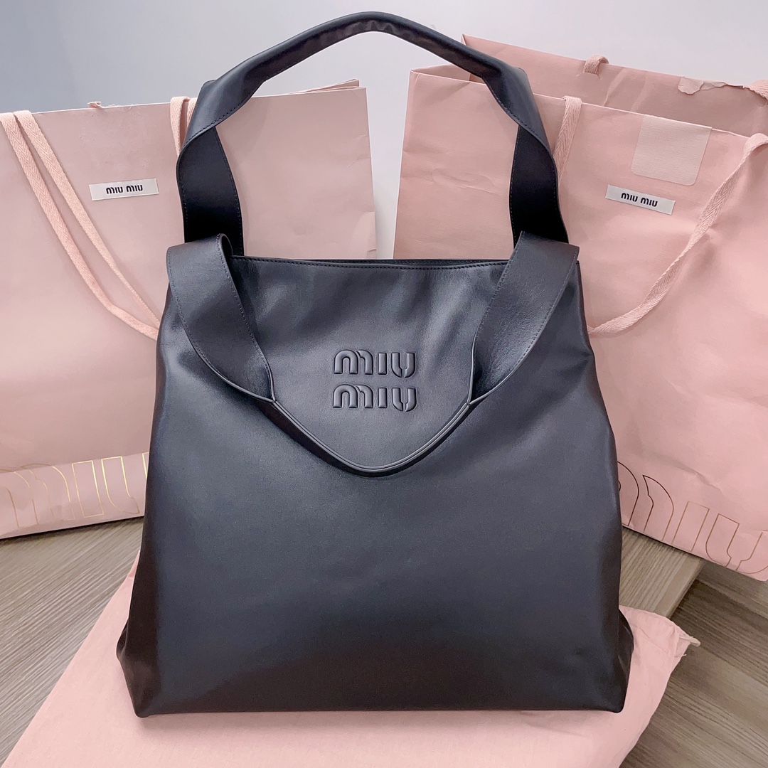 [TOP] Miu Miu Hobo Calfskin Tote Bag 39 x 38.5 x 11 cm - Black