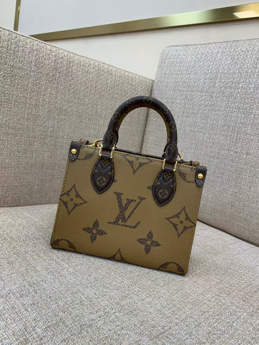 [TOP] Louis Vuitton LV On The Go BB Bag 18x15x8.5cm - Brown
