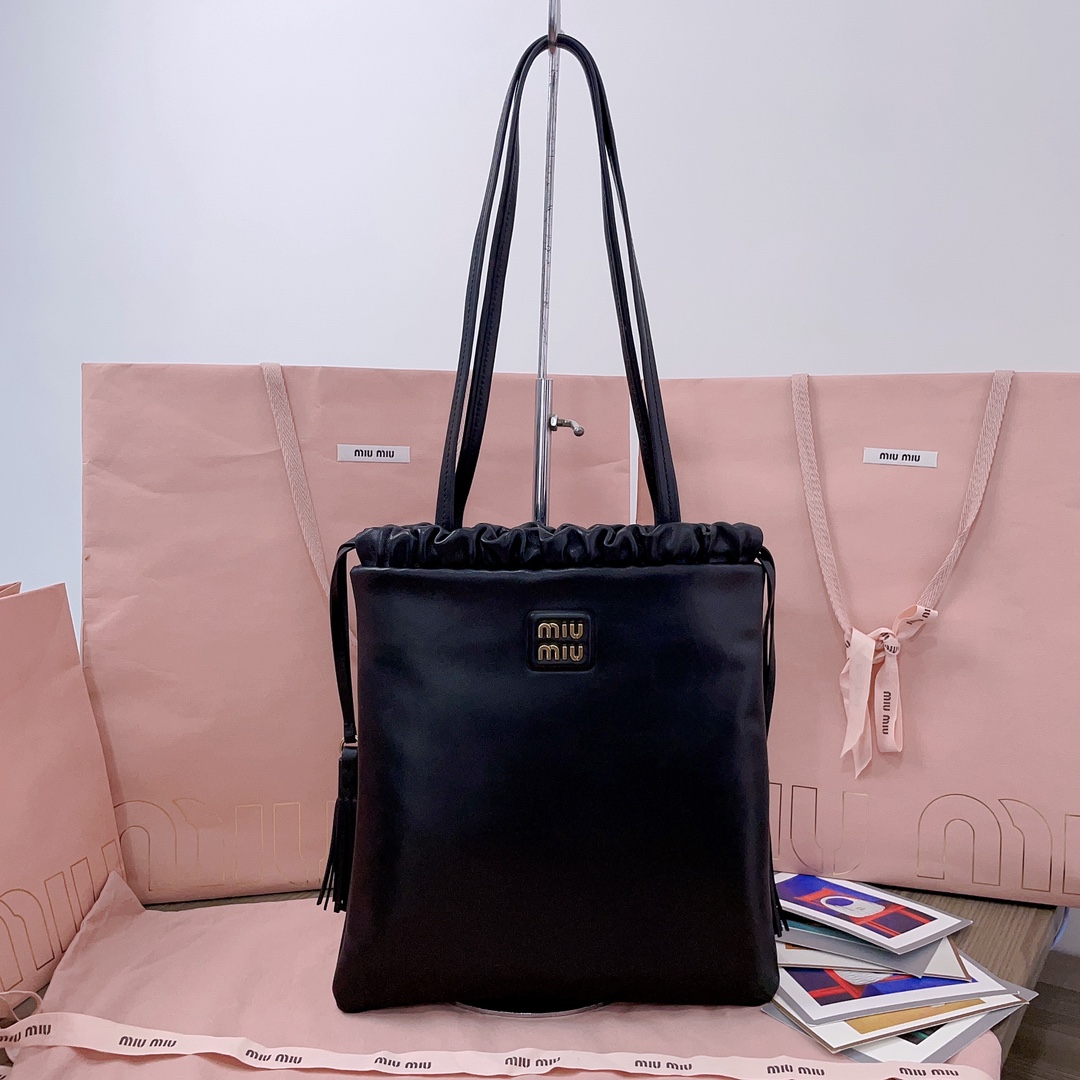 [TOP] Miu Miu Tote Bag with Tassel Drawstring Lambskin 28x31cm - Black