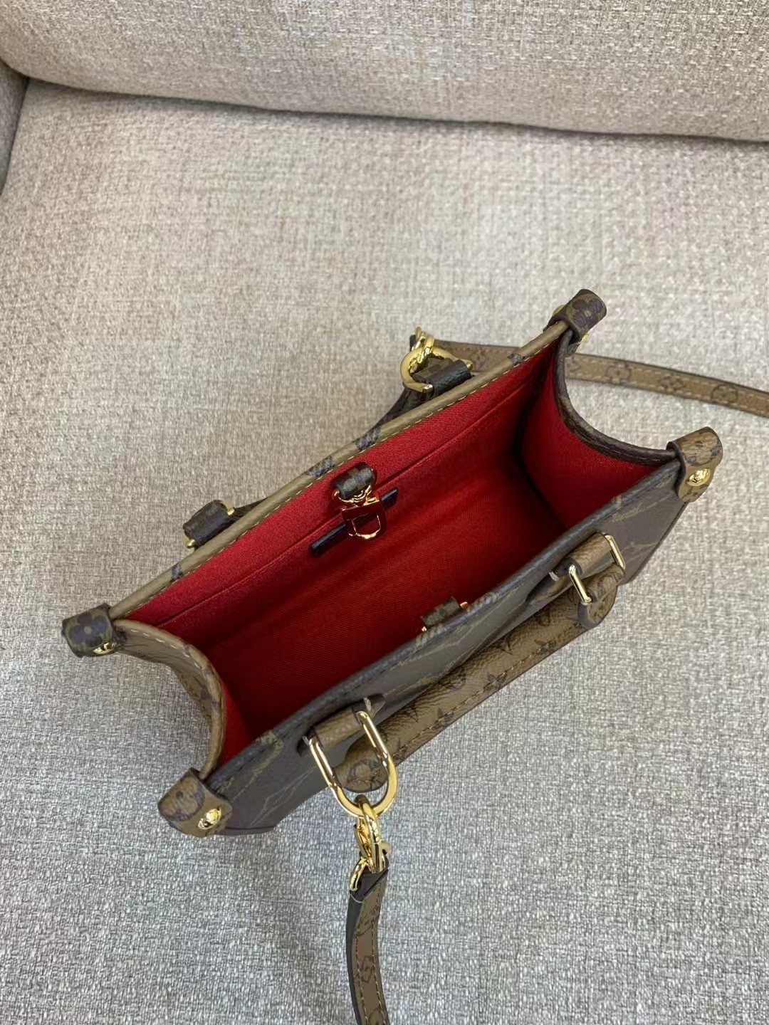 [TOP] Louis Vuitton LV On The Go BB Bag 18x15x8.5cm - Brown