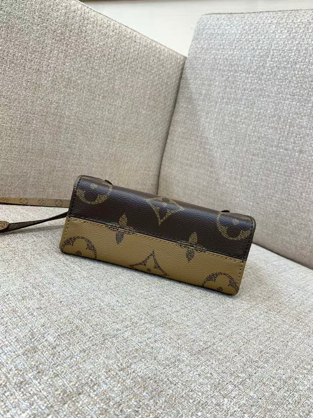 [TOP] Louis Vuitton LV On The Go BB Bag 18x15x8.5cm - Brown