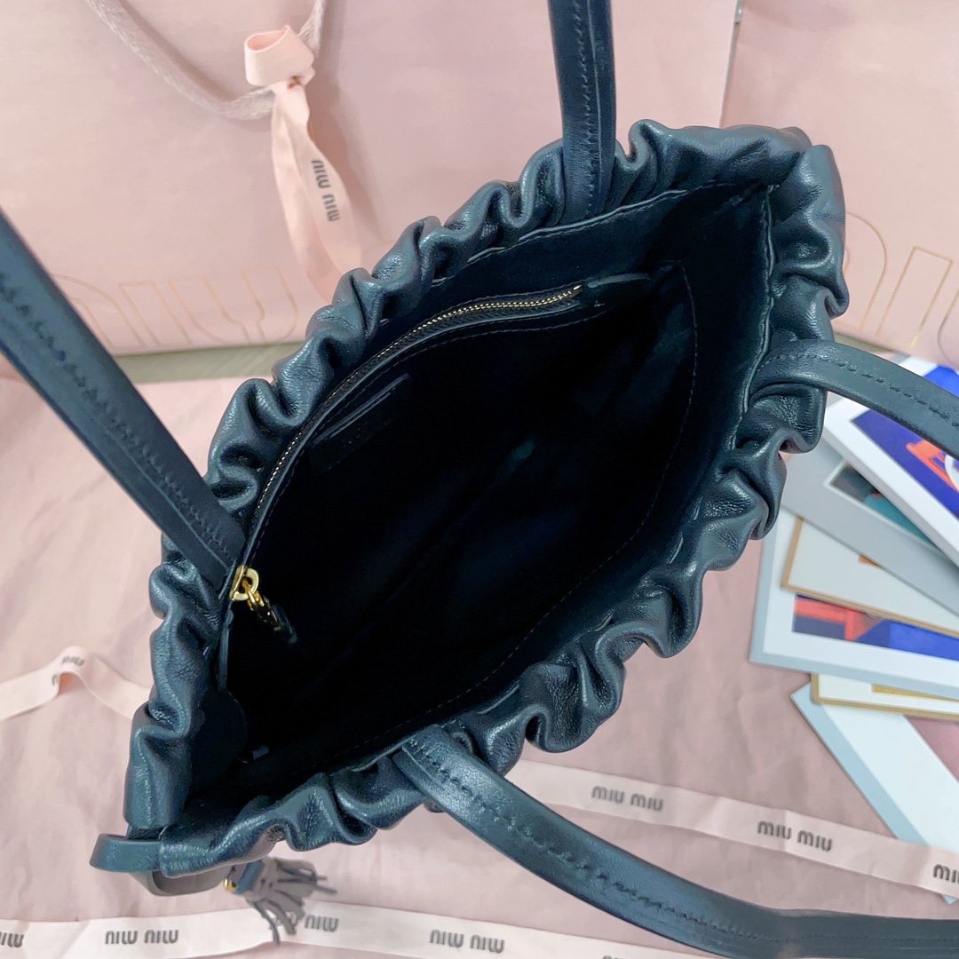 [TOP] Miu Miu Tote Bag with Tassel Drawstring Lambskin 28x31cm - Black