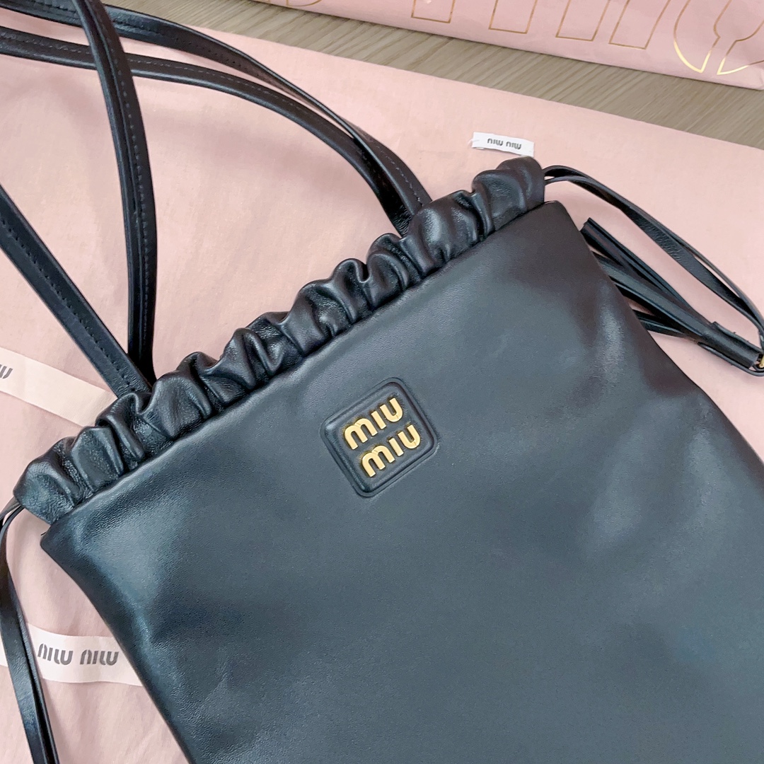 [TOP] Miu Miu Tote Bag with Tassel Drawstring Lambskin 28x31cm - Black