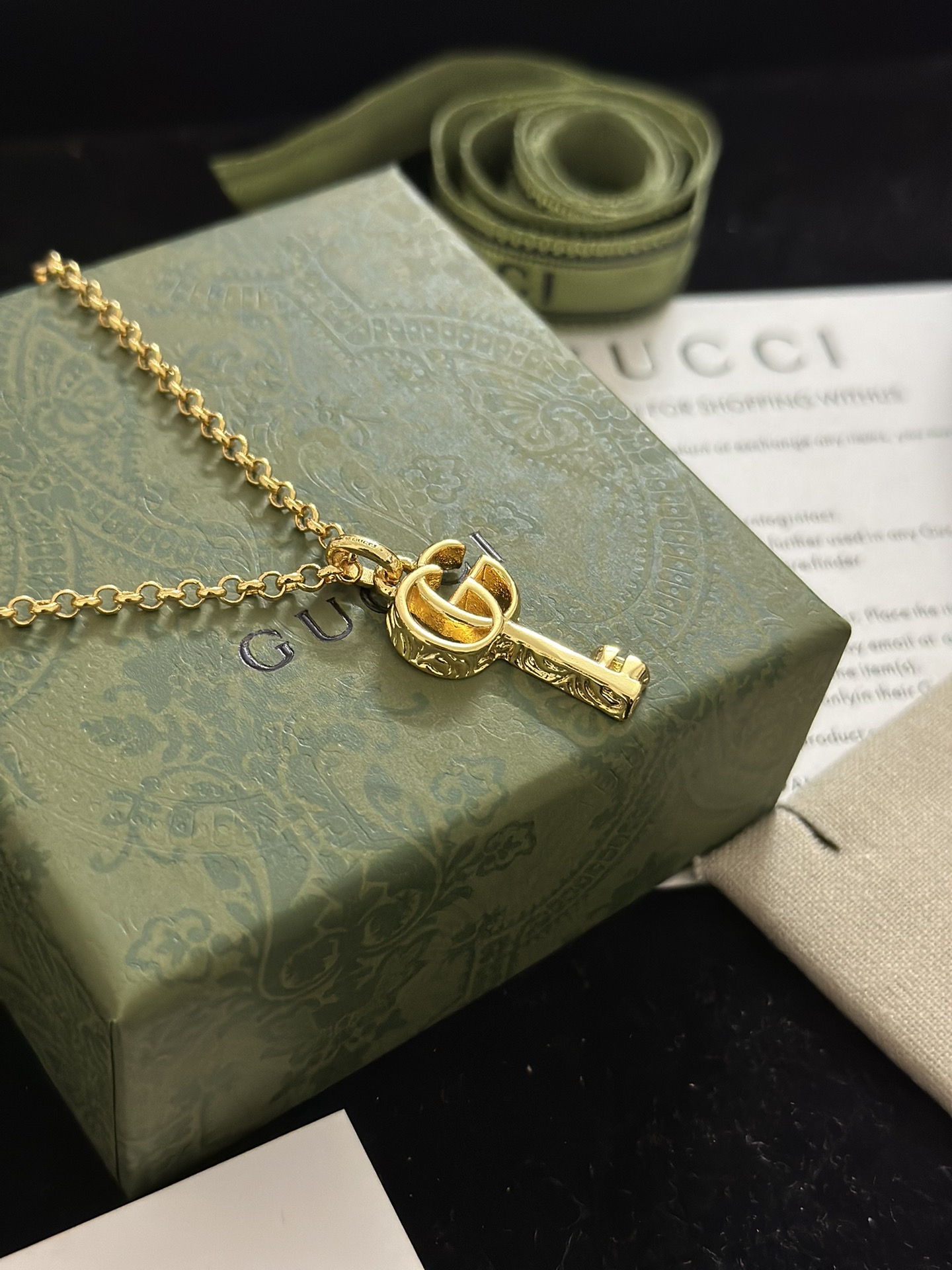 [TOP] GUCCI GG Key Necklace - Gold