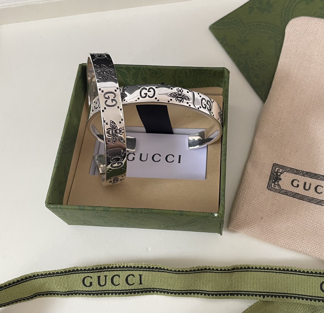 [TOP] GUCCI Bee Bracelet - Silver