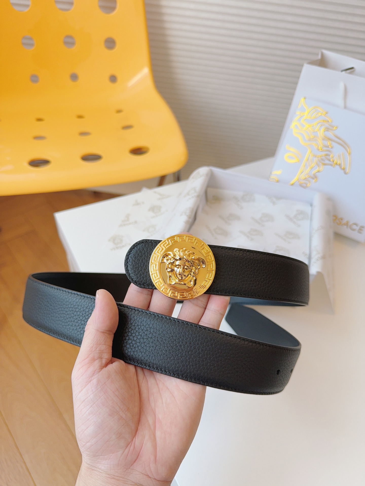 [TOP] VERSACE Cowhide Medusa Belts 4cm- Black