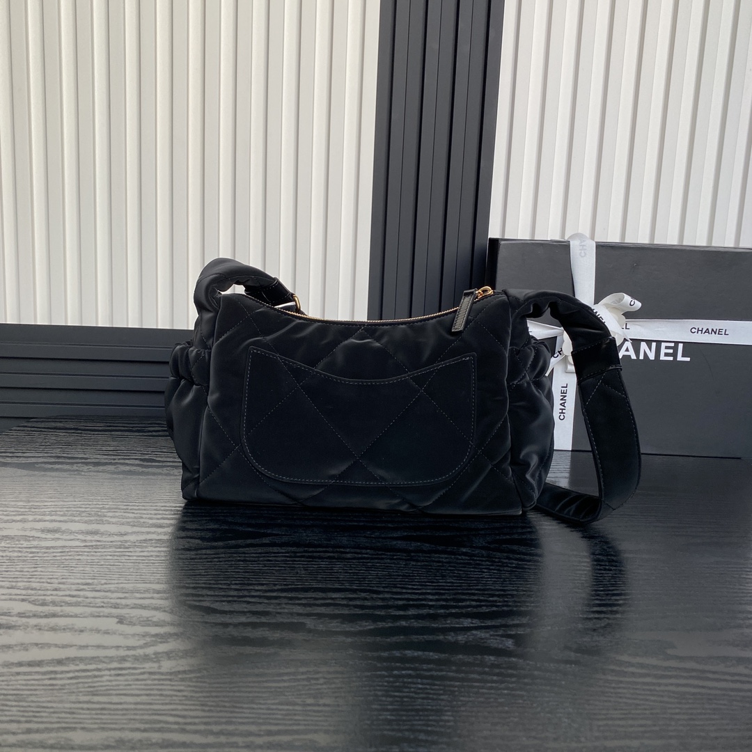 [TOP] CHANEL Coco Neige Hobo Bag 20x32x12cm - Black&GHW
