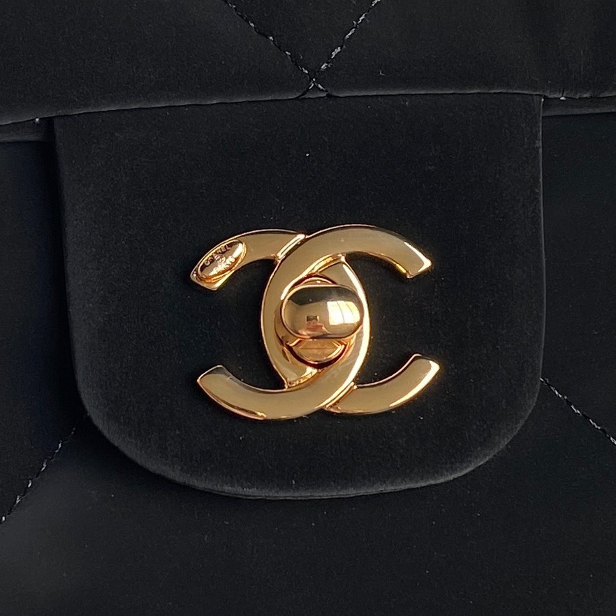 [TOP] CHANEL Coco Neige Hobo Bag 20x32x12cm - Black&GHW