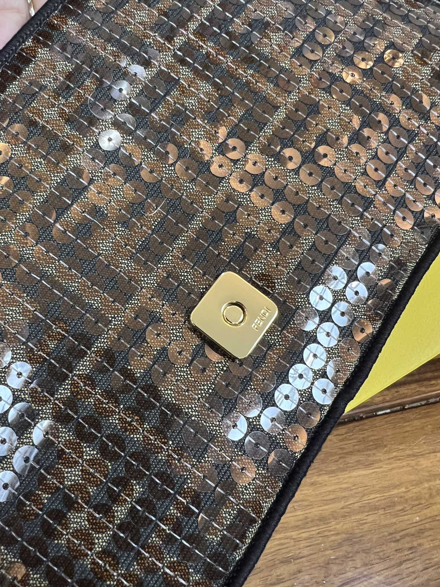 [TOP] FENDI Baguette Bag 26×15×5cm - Brown