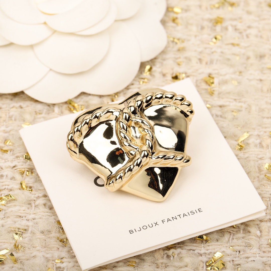 [TOP] CHANEL Love Brooch - 2 Colour