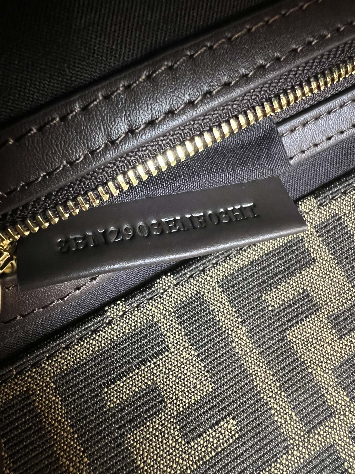 [TOP] FENDI Baguette Bag 26×15×5cm - Brown