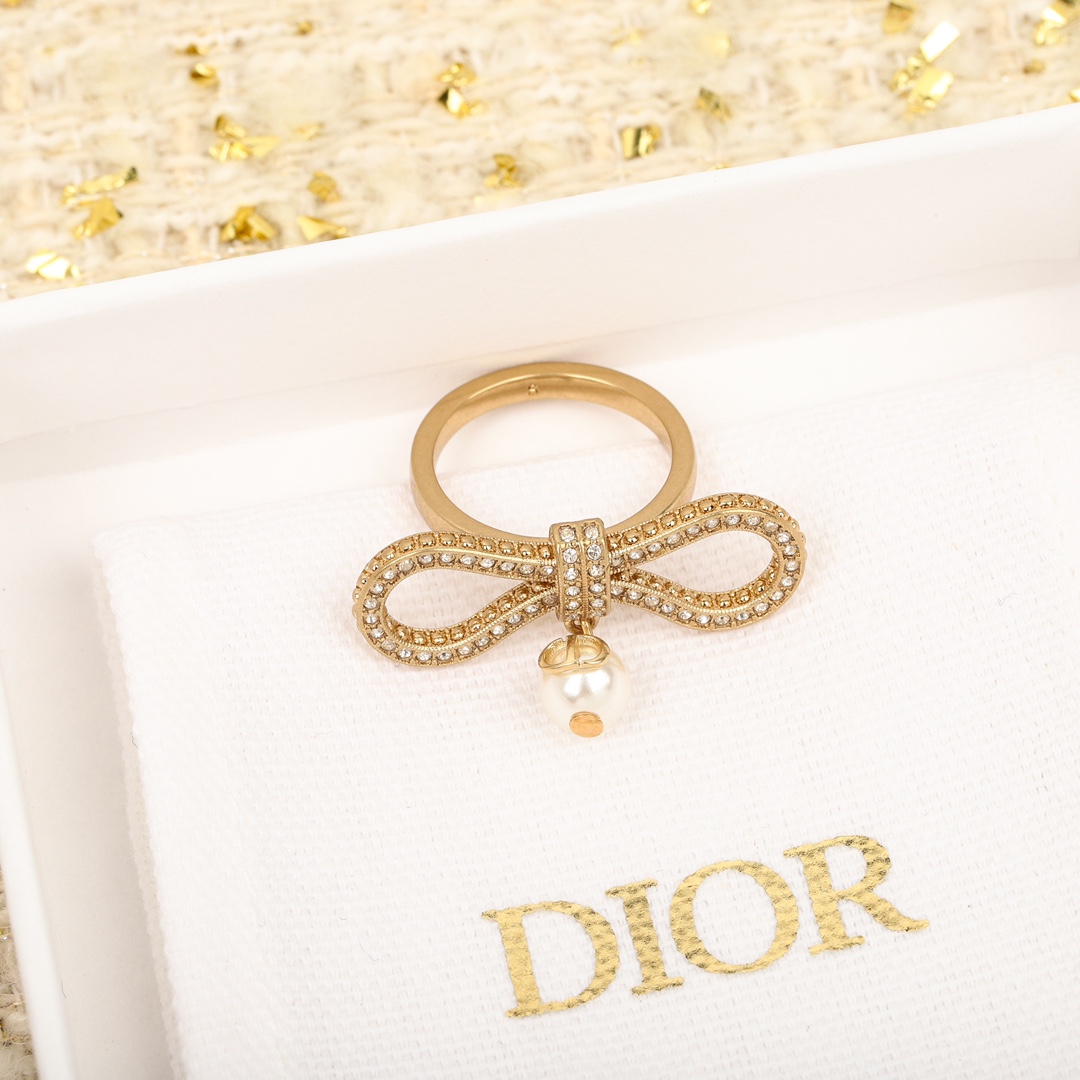 [TOP] Christian Dior Bow Pearl Ring - Gold